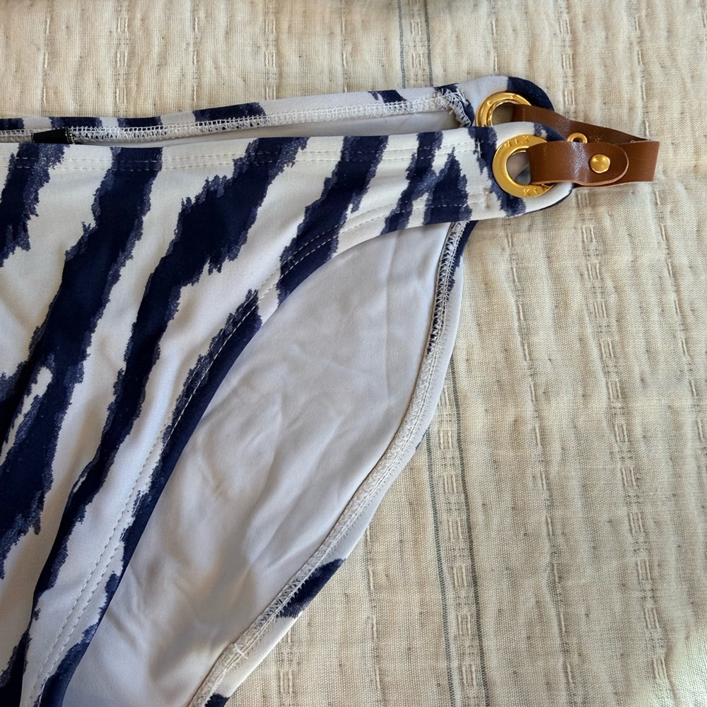 Vix Navy and White Zebra Halter Bikini - Picture 3 of 9